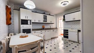 Location Appartement  Avenida de nocedo. Piso amueblado para estudiantes de 4 habitaciones