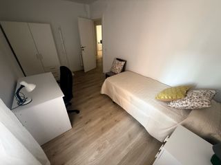 Lloguer Pis  Calle platero rebollo. Piso alquiler temporal para estudiantes