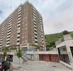 Parking coche en Celestino maría del arenal plaza 3. Venta garaje