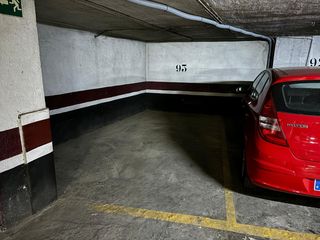 Parking coche en Rafaela ybarra kalea 4. Garaje