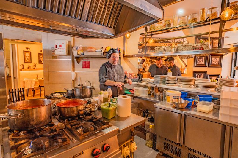 Foto 1113cd6b-ac0d-43c7-b576-ad5b8ebb9c1f. Local comercial a Los Cristianos Arona