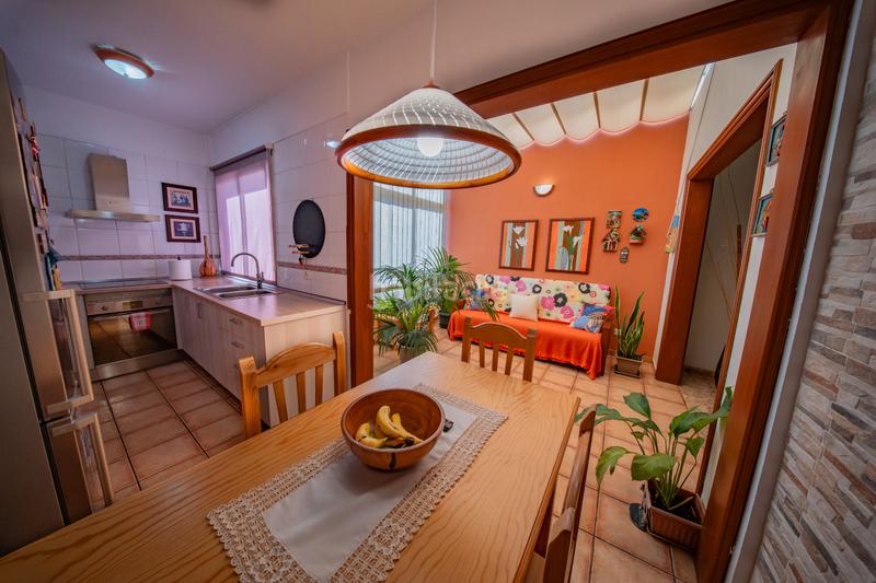 Foto 9e3854cd-d4c2-4444-aa12-3b6a3362c9cc. Chalet mit parking in Los Realejos pueblo Realejos (Los)