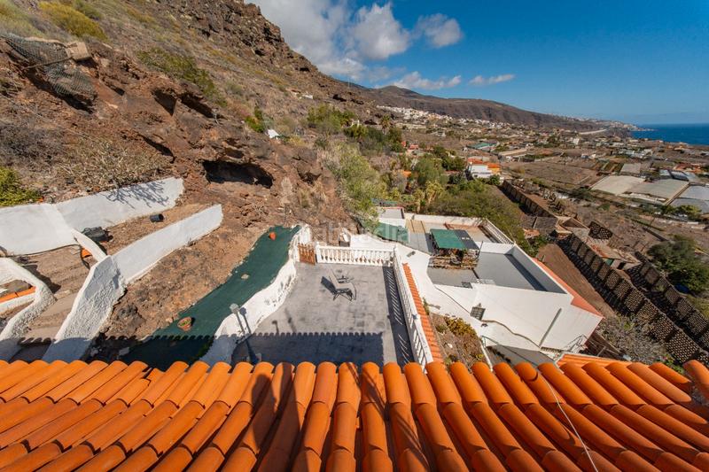 Foto de283a2c-a3a4-4db1-87d7-5a1a871e33a6. Chalet mit parking pool in Araya Candelaria