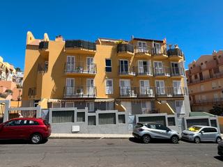 Lloguer Pis  Calle tibiabín. Piso bajo en caletillas con terraza y plaza de garaje
