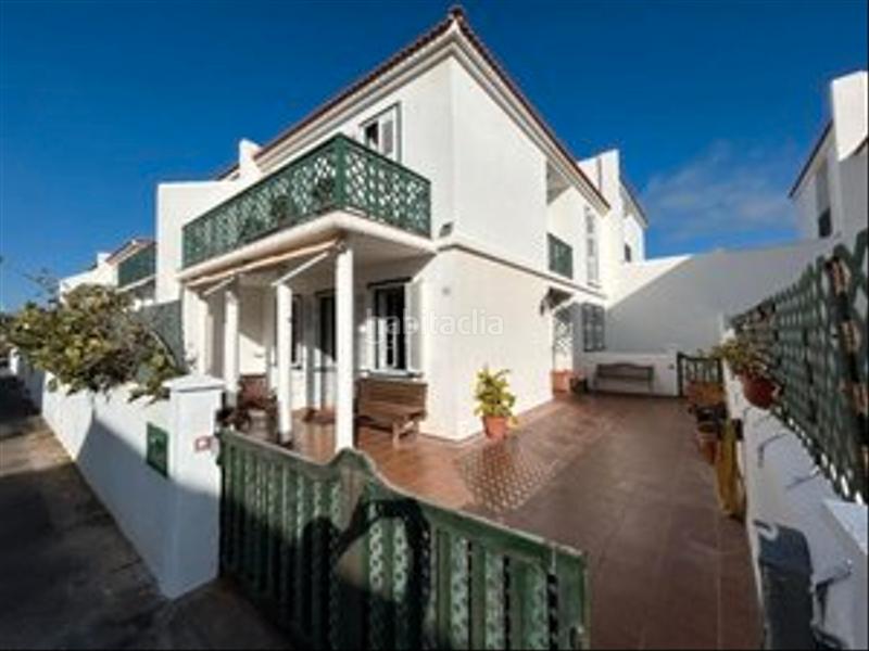 Foto 9fd408a8-eb1c-492d-99f0-cb1a952717f1. Casa adossada amb aparcament a Arico