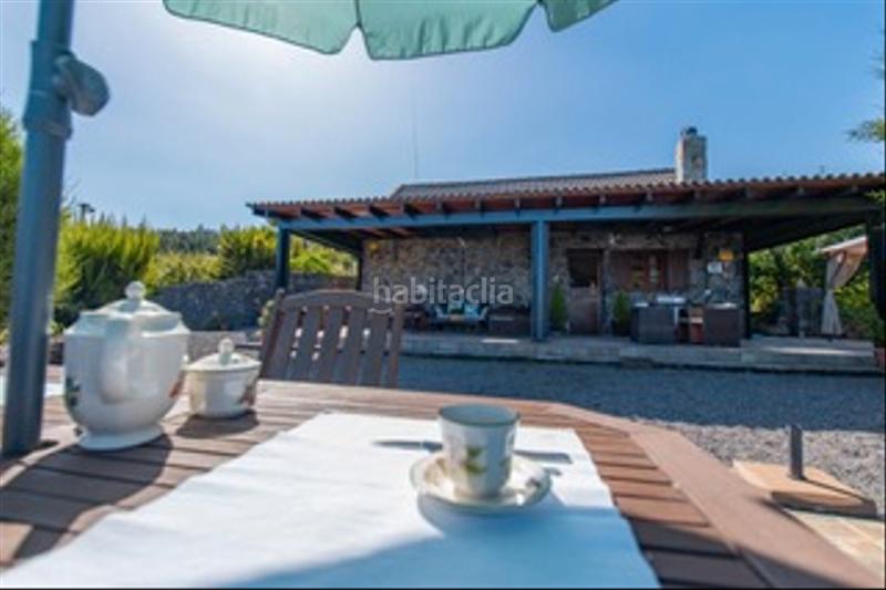 Foto 23ceec07-8c11-41c5-b2e1-ba1b1bf135b2. Masia amb xemeneia a Los Realejos pueblo Realejos (Los)