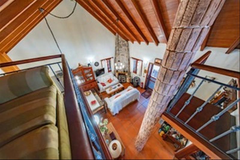 Foto 3851bf01-7068-442f-acfd-dbf2f05f6a03. Masia amb xemeneia a Los Realejos pueblo Realejos (Los)