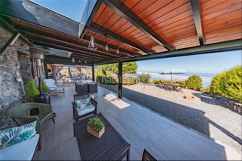 Foto 3a98822b-9a50-475e-883e-44a68bd76593. Masia amb xemeneia a Los Realejos pueblo Realejos (Los)