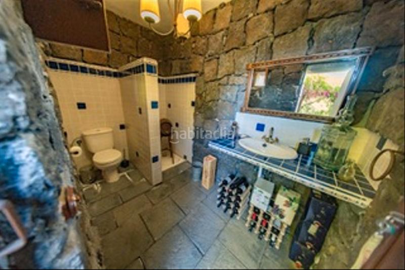 Foto 3ee32a94-dd8e-442d-98e0-9445c2fdef73. Masia amb xemeneia a Los Realejos pueblo Realejos (Los)