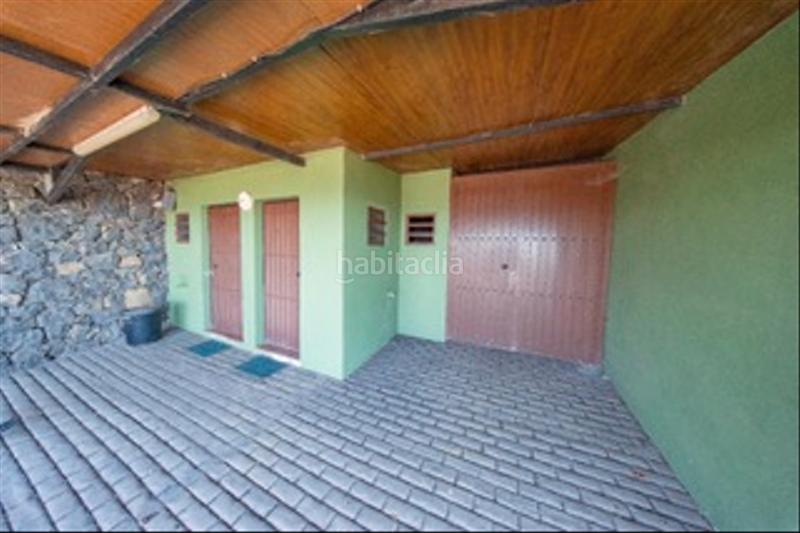 Foto 80ed8ac7-526b-4e8a-96b3-207b6dd656e5. Masia amb xemeneia a Los Realejos pueblo Realejos (Los)