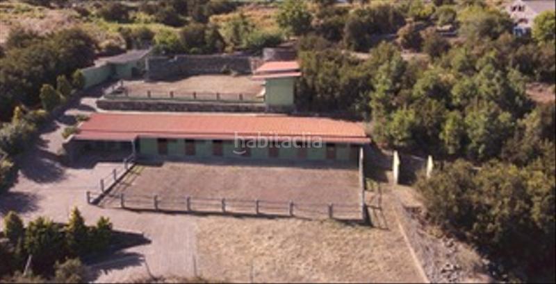 Foto f7430523-675a-4cfa-b4f3-698a7ac521f6. Masia amb xemeneia a Los Realejos pueblo Realejos (Los)