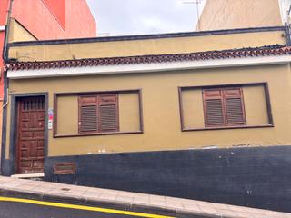 Casa adossada  Calle de josé pérez barbuzano. Casa adosada en venta en la florida, la orotava