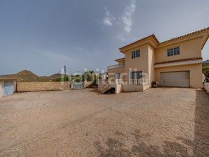 Foto 698dea17-51b6-49ce-a885-34cfe90e230d. Chalet en Buzanada Arona