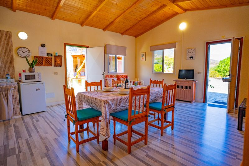 Foto 76c7ee3c-1050-4c59-9238-d6a575b7b69e. Rent country house with parking in Centro Güímar