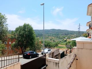 Xalet a Calle tenerías 15. Chalet adosado en pleno centro de san martin de valdeiglesias
