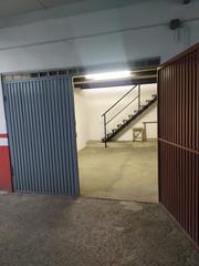 Aparcament cotxe a Centro. Garaje cerrado y con altillo en llano ponte