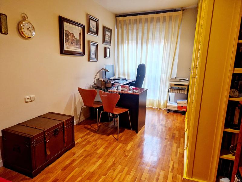 Foto 1399d26e-997c-42f0-9e48-2c506204df09. Pis amb calefacció aparcament a Centro Avilés