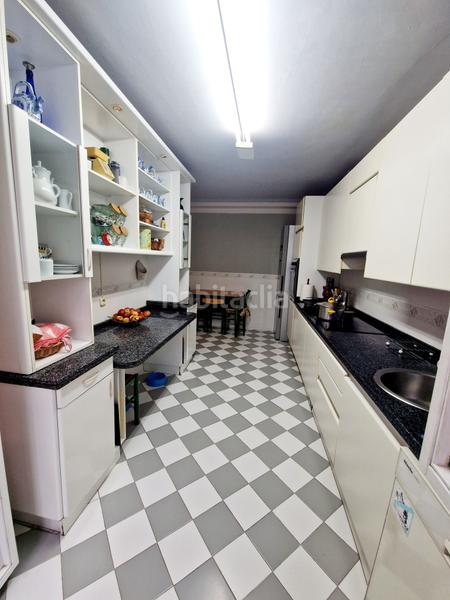 Foto c19a97ea-3202-454e-a02a-ed9c6a9427bf. Pis amb calefacció aparcament a Centro Avilés