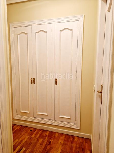 Foto d432ad9a-18d3-43b4-9521-6f02dc2bea2b. Pis amb calefacció aparcament a Centro Avilés