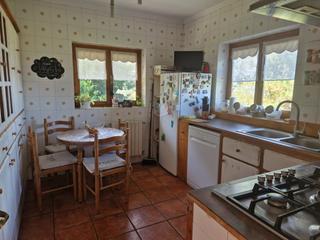 Casa a Cudillero. Casa en novellana con parcela de 1.500 m2. 2 dormitorios uno de