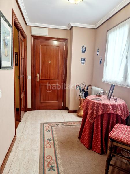 Foto 58c54957-39e7-45aa-b7ad-c24b5dbb4d70. Flat with parking in Centro Avilés