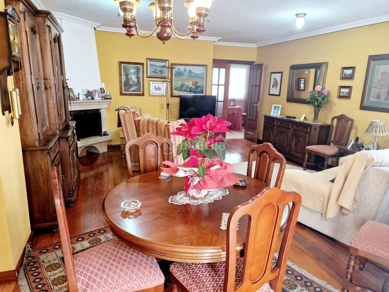 Foto 894b9d88-673b-406c-9154-500ca054f1dd. Flat with parking in Centro Avilés