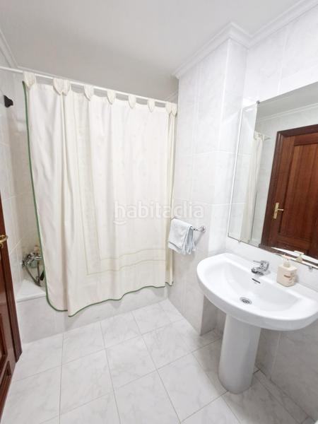 Foto fe5170f5-67ba-46ea-80a5-5559b4e6960d. Flat with parking in Centro Avilés