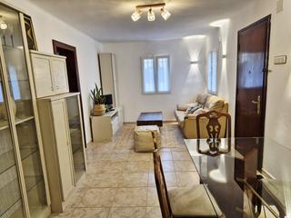 Lloguer Pis  Valle de oro. Llaranes. 3 dormitorios, salóncomedor, cocina con chimenea y bañ