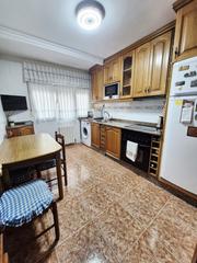 Pis a Raíces. Raíces. 3 dormitorios, salón, amplia cocina con despensa y baño