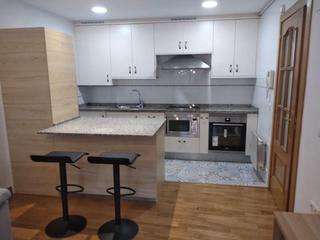 Lloguer Pis  Avilés - alfonso vii. Zona ayuntamiento. 2 dormitorios, salóncocina y baño con plato d