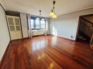 Appartement à La Magdalena. Duplex seminuevo en el carbayedo. 106 m2 útiles. planta baja sal