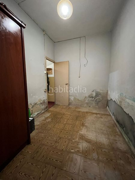 Foto 00b5181d-d065-47f6-a14d-c7b9d1078e44. Local comercial se vende bar de 120 m2 en la luz y totalmente instalado. una parte es vivienda con 2 dormitorios, un baño y cocina. buena ubicació en Avilés