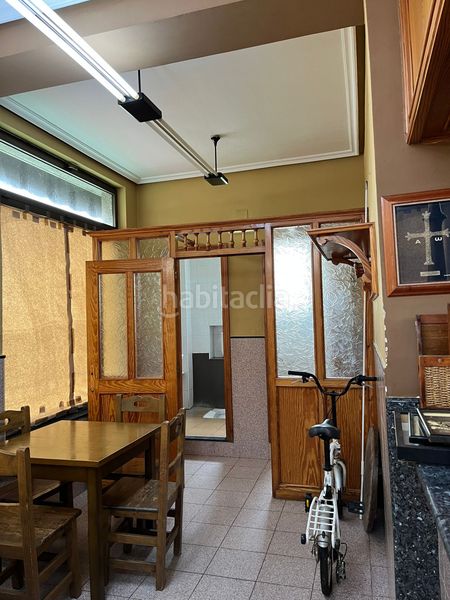 Foto 6755a9e0-e73b-45fc-91b9-609a4587b5d9. Local comercial se vende bar de 120 m2 en la luz y totalmente instalado. una parte es vivienda con 2 dormitorios, un baño y cocina. buena ubicació en Avilés