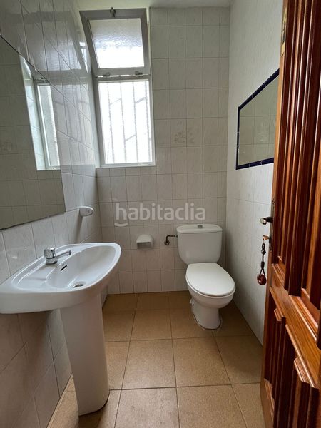 Foto cad68b75-de43-4da8-8096-db9f1900b338. Local comercial se vende bar de 120 m2 en la luz y totalmente instalado. una parte es vivienda con 2 dormitorios, un baño y cocina. buena ubicació en Avilés
