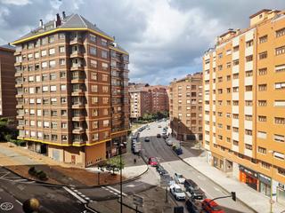 Etagenwohnung in El Carbayedo - El Quirinal. Avenida san agustin. tres dormitorios, dos baños. exterior. plaz
