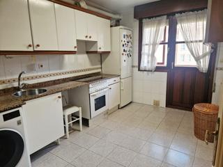 Appartement  Fernando moran. Dúplex en fernando morán. planta baja salón, cocina, baño y tras