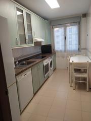 Lloguer Pis a Versalles. Zona puerta de la villa. 2 dormitorios, salón, cocina y 2 baños.