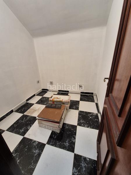 Foto 260f156b-b904-4110-baeb-5da298008777. Piso  todo exterior, soleado y con una excelente situación . sin ascensor. plaza de garaje y trastero en Avilés