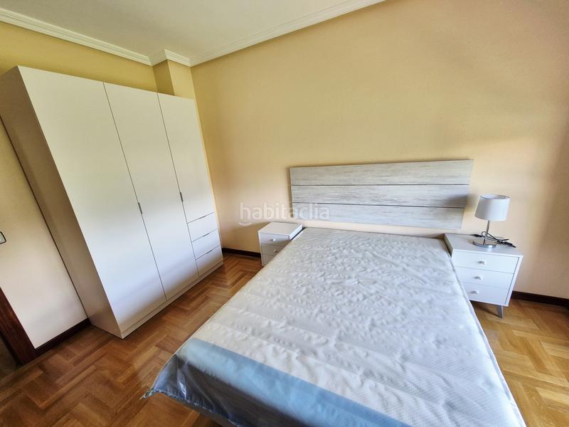 Foto 4039ef0d-fe0d-4350-9f64-31e8f290b3fe. Piso  todo exterior, soleado y con una excelente situación . sin ascensor. plaza de garaje y trastero en Avilés