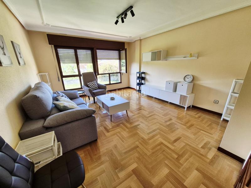 Foto 741402c9-b48f-4edb-8da7-d409387edb83. Piso  todo exterior, soleado y con una excelente situación . sin ascensor. plaza de garaje y trastero en Avilés