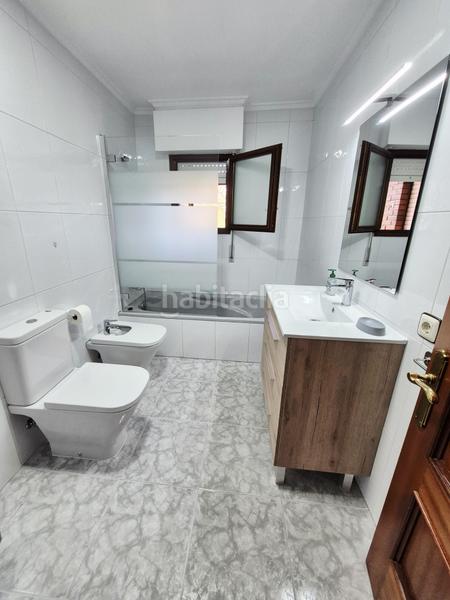 Foto c2f38271-7aed-478d-8e6b-dd5cf53e8d85. Piso  todo exterior, soleado y con una excelente situación . sin ascensor. plaza de garaje y trastero en Avilés