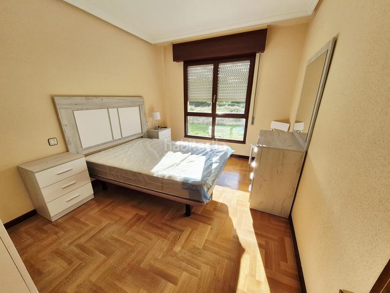 Foto cbba997d-6fef-4758-aedd-5d572725a10a. Piso  todo exterior, soleado y con una excelente situación . sin ascensor. plaza de garaje y trastero en Avilés