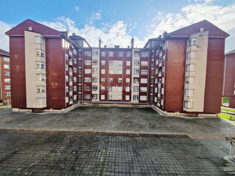 Foto c6bca5e7-551e-4edc-aa09-7ddb39e75a35. Pis amb calefacció aparcament a Villalegre - La Luz Avilés