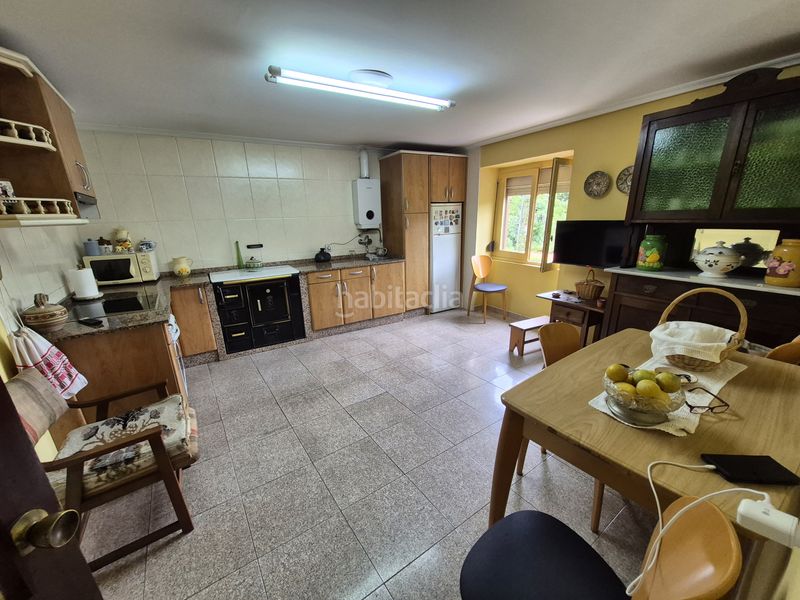 Foto c8923e15-20f3-4e09-a939-8fab3c4d7d72. Casa amb calefacció aparcament a Pravia