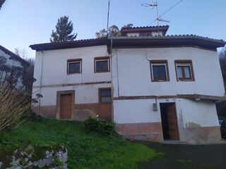 Haus in Pravia. Casa individual en pravia.jardin. y horreo