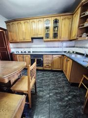 Haus in Corvera de Asturias. Zona de los campos. casa de tres plantas, adosada a otras por un