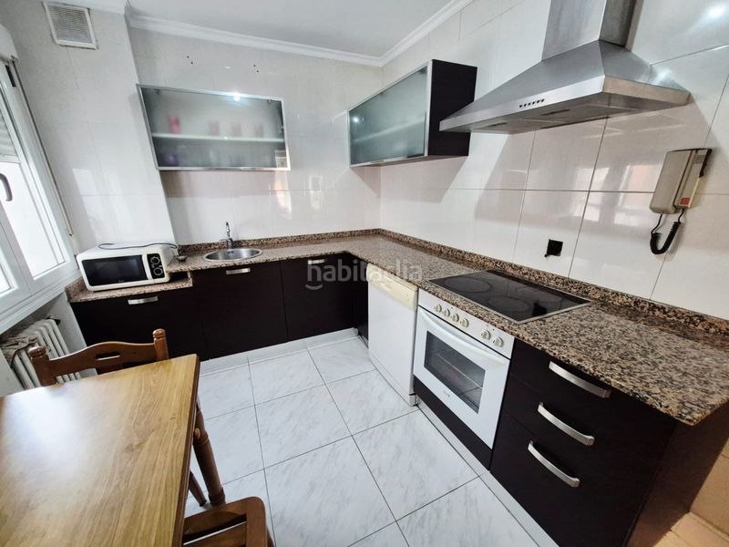 Foto f2260f03-0ea3-425a-b9b6-6e7962e9830c. Flat with heating in Centro Avilés