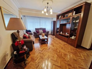 Etagenwohnung  Jimenez diaz. Carbayedo. 3 dormitorios, salón comedor, cocina y baño con venta