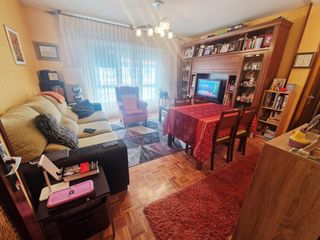 Appartement à Centro. José manuel pedregal. 3 dormitorios, salón, cocina y baño con ve