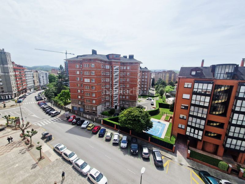 Foto 6380d8af-c749-4255-95b1-94a966b4c38f. Flat with heating parking in Centro Avilés